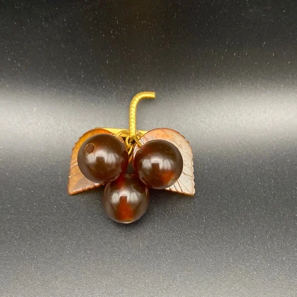 Vintage Amber Golden Cherry Brooch - Picture 1 of 2